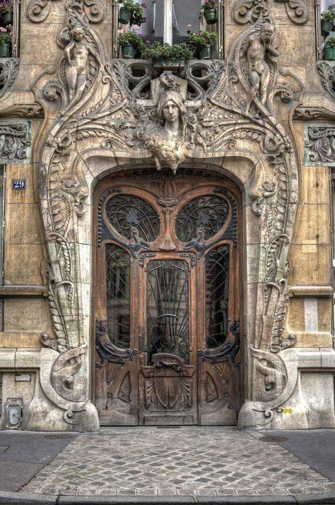 Lavirotte Building, City Composition, Art Nouveau Arquitectura, Architecture Art Nouveau, Art Nouveau Interior, Wall Carvings, Art Deco Door, Building Entrance, Antique Door Knobs