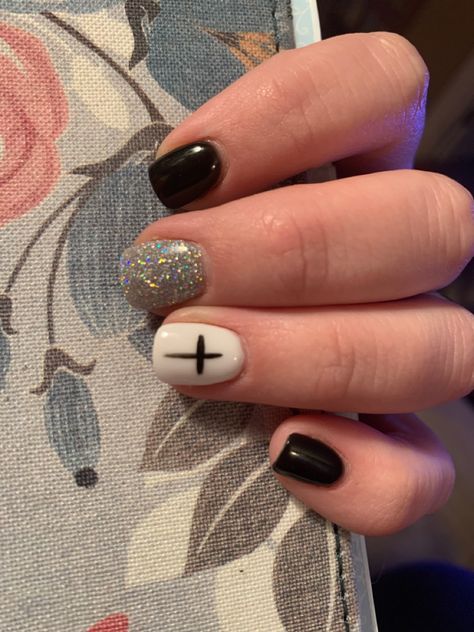 Nails Design With Cross, Short Edgy Nail Ideas, Nails With A Cross Design, Black Nails With Cross Design, Faith Nails Designs, Cross Nails Design, Christian Nails Designs, Nails With Cross Design, Christian Nail Art