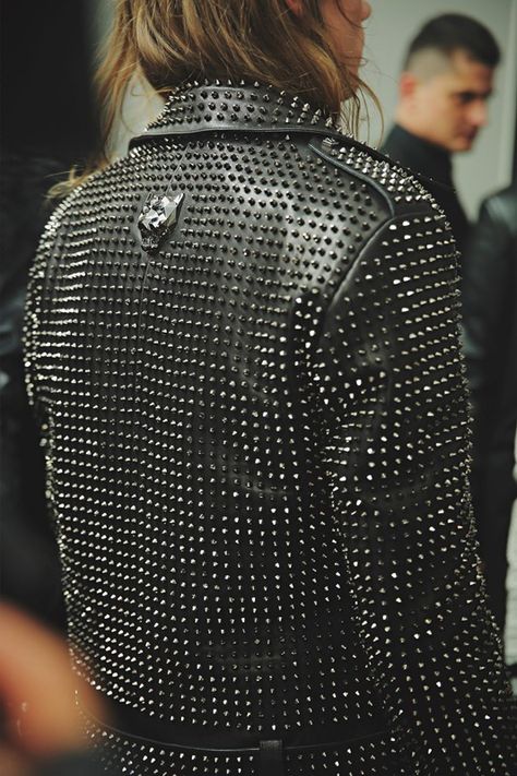 Leather Jacket Pins, Studded Outfit, Diy Leather Jacket, Philipp Plein Jacket, Fashion Article, Lili Claspe, Studded Leather Jacket, Studded Jacket, Style Rock