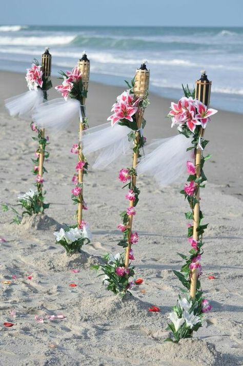 Tiki Hawaiian Wedding Themes, Lilac Wedding Bouquet, Luau Wedding, Luau Theme, Lilac Wedding, Beach Wedding Inspiration, Hawaiian Wedding, Luau Party, Island Weddings