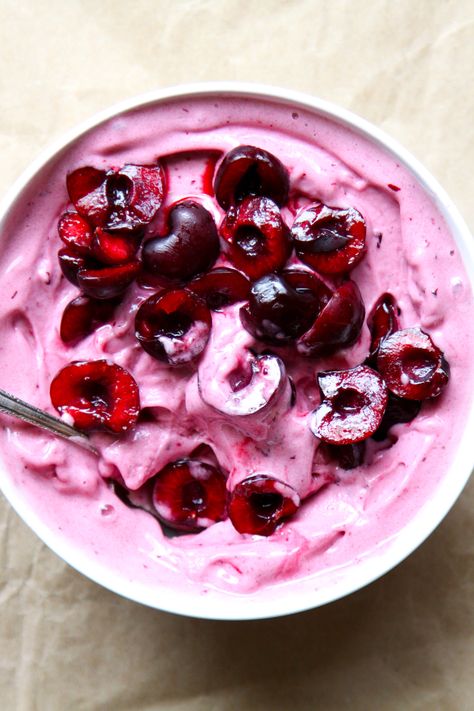 Vanilla Cherry Nice Cream is a sweet, delicious, and nutritious replacement for sugary ice cream treats. Try using frozen bananas and pitted cherries to naturally satisfy your sweet-tooth! #bluezones #vegan #plantbased #dairyfree Cherry Nice Cream, Blue Zones Recipes, Patisserie Vegan, Zone Recipes, Nice Cream Recipe, Desserts Vegan, Blue Zone, Raw Desserts, Blue Zones