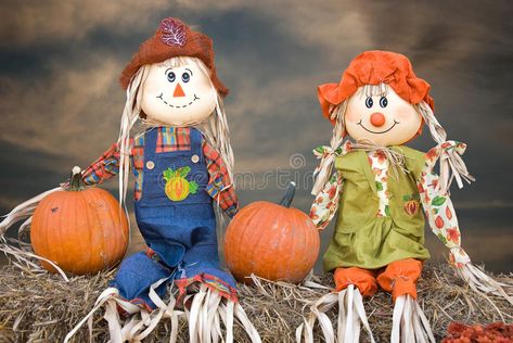 Autumn scarecrow couple royalty free stock photos Autumn Scarecrow, Monster Puppet, Couple Artwork, Place Settings Thanksgiving, Scarecrow Crafts, Autumn Art Print, Couple Sitting, Photography Autumn, Fall Scarecrows