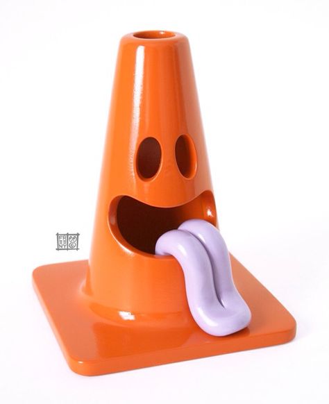 Traffic Cone, Art Toys Design, Vinyl Art Toys, Toy Sculpture, Tanah Liat, 3d Modelle, Toy Art, Room Deco, Vinyl Toys