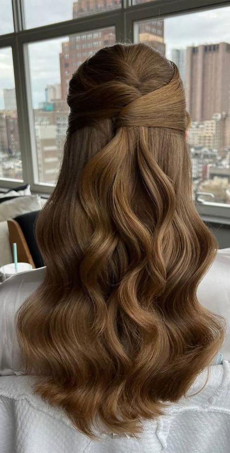 Half Up Party Hairstyles, Wedding Half Ponytail, Vintage Hair Half Up Half Down, Kate Middleton Half Up Hair, Wedding Hair Bride Half Up, Half Up Half Down Wedding Hair Redhead, Loose Curl Half Up Half Down Wedding, Diva Hairstyles, Princess Kate Wedding Hair