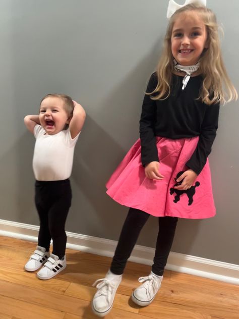 50s Halloween costume #Diy #SiblingIdeas #HalloweenCostumes #Brother #Sister #HalloweenIdeas #50s Diy 50s Costume Kids, Kids 50s Outfit Girl, 50s Halloween Costume, 50s Halloween Costumes, 50s Halloween, 50s Outfit, 50s Costume, Costume Diy, Easy Kids