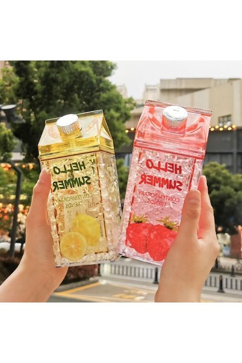 Trendy Water Bottles, Straw Bottle, Cute Water Bottles, God Mat, Japanese Snacks, Botol Air, Cute Cups, Cafe Food, Bubble Tea