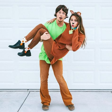 Scooby Doo & Shaggy Halloween Costume ig: @kaitlynoelle Diy Scooby, Scooby Doo Disfraz, Scooby Doo Halloween Costumes, Obsessed Girlfriend, Easy Couple Halloween Costumes, Easy Couples Costumes, College Halloween Party, Meme Costume, Halloween Costumes Diy Couples