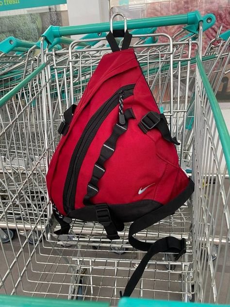 Great handbag fast shipping!!! Red Sling Bag, Nike Sling Bag, Vintage Sling Bag, Nike Bag, One Strap Backpack, Baggu Bags, Crossbody Backpack, Tech Bag, Bag Y2k