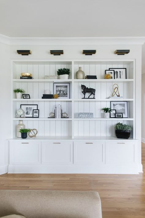 Modern Farmhouse Family Room Shelves - Part of a Fabulous Sophisticated Chic Modern Farmhouse Home Tour Modern Farmhouse Family Room, Chic Modern Farmhouse, Farmhouse Family Rooms, Stylish Bedroom Design, Modern Farmhouse Home, Farmhouse Remodel, White Interior Design, Black And White Interior, Room Shelves