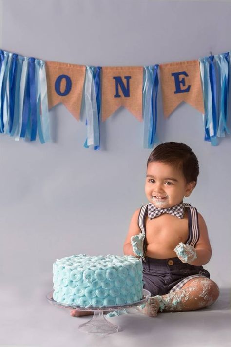 1stbirthday Photoshoot, Cakesmash Photoshoot, Baby Blue Cake, Diy Cake Smash Photos, Baby Boy Photoshoot, Diy Smash Cake, Boy Photoshoot, Baby Cake Smash, 1st Birthday Photoshoot