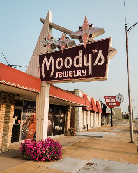 Moody's Jewelry vintage sign in Tulsa, Oklahoma Oklahoma Aesthetic, Tulsa Photography, Tulsa Time, Holiday Deco, Tulsa Oklahoma, Posters Framed, Image House, Jewelry Vintage, Vintage Signs