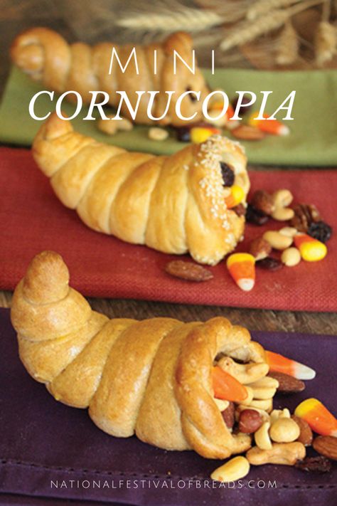 Cresent Roll Cornucopia, Pillsbury Cornucopia, Croissant Cornucopia, Mini Bread Cornucopia, Crescent Cornucopia, Cornucopia Bread, Bread Cornucopia How To Make, Crescent Roll Cornucopia, How To Make A Cornucopia