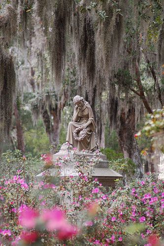 Bonaventure Cemetery...photo by Genevieve Bailey-Rogers Bonaventure Cemetery, Cemetery Angels, Cemetery Statues, Gothic Novel, Cemetery Art, Old Cemeteries, Angel Statues, Southern Gothic, The Secret Garden