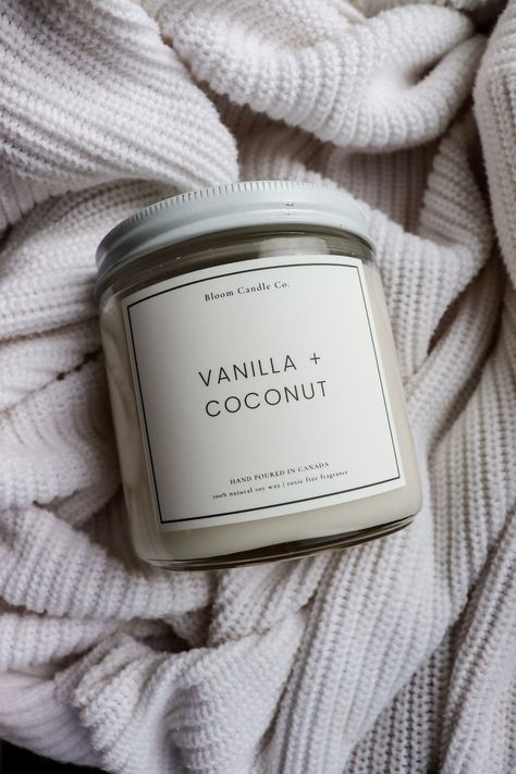 Coconut Scented Candle, Vanilla Candle Aesthetic, Vanille Aesthetic, Cute Candles Aesthetic, Candles Coconut, Sweet Scented Candles, Candles Vanilla, Coconut Candles, Vanilla Candles