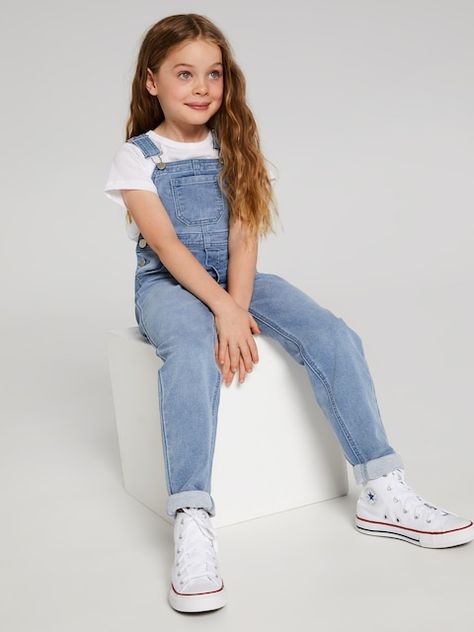 Stylish Kids Outfits, All Jeans, Everyday Fashion Outfits, Knit Denim, Kids Denim, Young Fashion, Dresses Kids Girl, Jeans Online