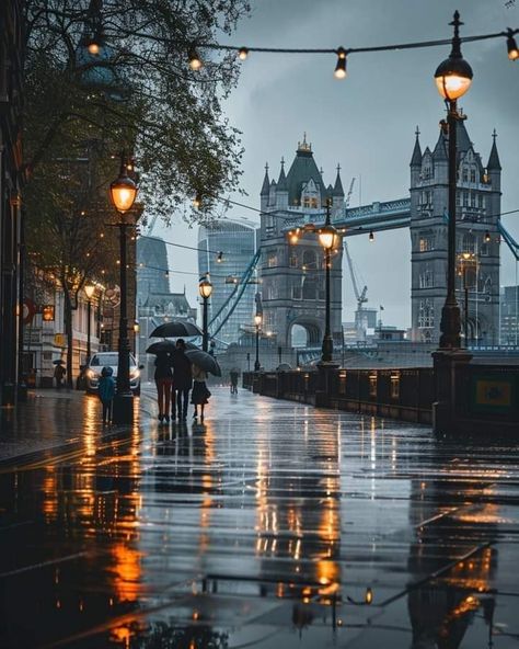 Uk Asthetic Picture, Fall In London Aesthetic, London Aesthetic Pictures, London City Photography, London England Aesthetic, Hidden London, Solo Traveling, City Life Photography, Aesthetic London