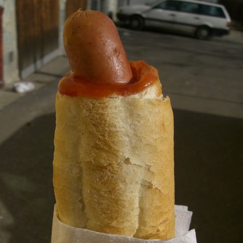 Sabrett Hot Dogs, New York Hot Dog, Hod Dog, Italian Hot Dog, Slaw Dog, American Hot Dogs, Dog Types, Sweet Onions, Bagel Dog