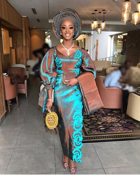 Aso Oke Gown Styles, Asooke Dress, Nigerian Clothes, Gown Styles For Ladies, Nigerian Wedding Dresses Traditional, Children Hairstyles, Nigerian Wedding Dress, Yoruba Bride, Nigerian Traditional Wedding