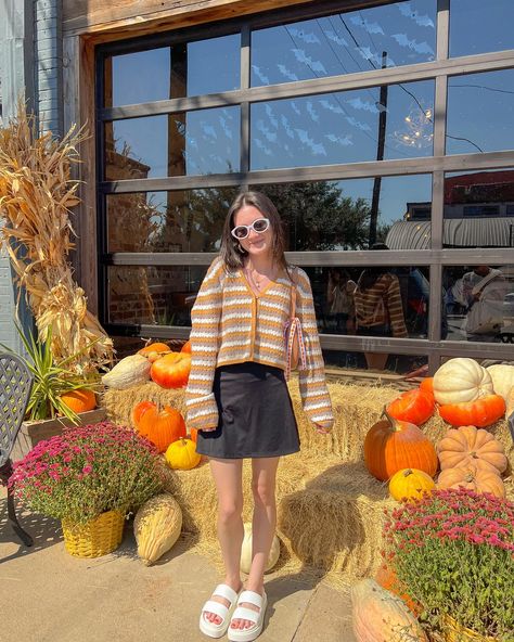 if there’s food trucks i’m in!!!!🫶🏻🍗🎃🍨🍂🦇🍋 @crazywaterfestival #fallaesthetic #fallactivities #fallmood #easyoutfit #pinterestaesthetic #pintereststyle fall outfit inspo, fall outfit ideas, fall food festival, fall aesthetic, pinterest fashion, lifestyle aesthetic, crazy water festival, small town festival Fair Aesthetic Fall, Small Town Festival, Trendy Fall Music Festival T-shirt, Aesthetic Crazy, Fashion Lifestyle Aesthetic, Town Festival, Water Festival, Outfit Ideas Fall, Lifestyle Aesthetic