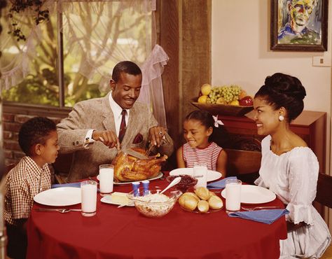 7 Reasons To Bring Back Sunday Dinners Family Dinner Ideas, Sunday Recipes, Black Family, 100 Euro, Thanksgiving Traditions, Thanksgiving Family, Family Images, Thanksgiving Sides, Creative Activities For Kids