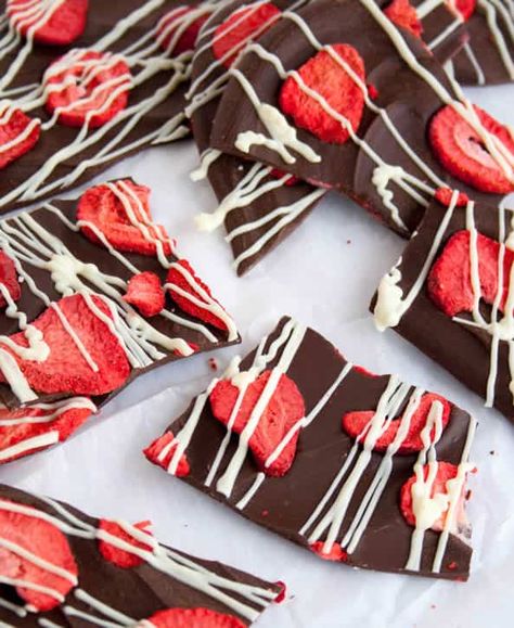 Strawberry Chocolate Bark REV Strawberry Bark, Spanish Hot Chocolate, Easy Treats To Make, Chocolate Slabs, Candy Bark, Strawberry Chocolate, Bark Recipe, Freeze Dried Strawberries, Dried Strawberries