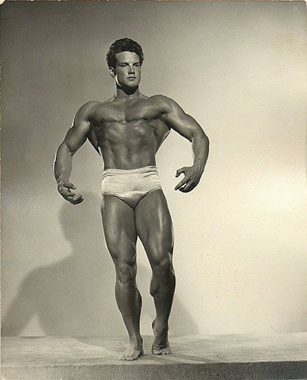 Steve Reeves - SFD.pl Forum - Page 8 Clint Walker Actor, Bodybuilder Posing, Bodybuilding Poses, Golden Era Bodybuilding, Vintage Muscle Men, Vintage Bodybuilding, Classic Bodybuilding, Physique Inspiration, Male Bodybuilders