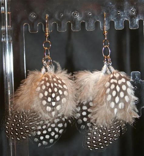 Pheasant Feather Decor, Feather Earrings Diy, Angelic Wings, Jewelry Making Books, Brain Storming, Birds Feathers, Pendulum Earrings, Feather Diy, Geode Jewelry