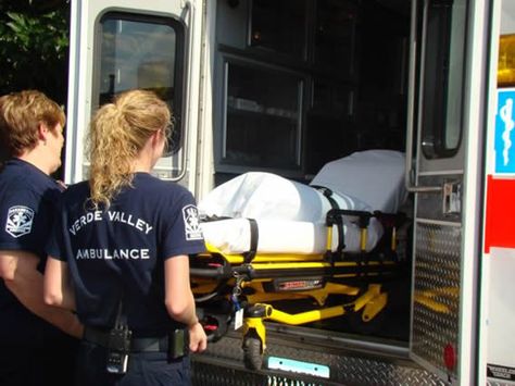 EMT Training Emt School Aesthetic, Emt Paramedic Aesthetic Wallpaper, Emt Paramedic Aesthetic Female, Female Emt Paramedic, Female Firefighter Aesthetic, Emt Aesthetic, Female Emt, Paramedic Aesthetic, Future Paramedic