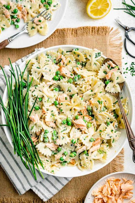 Pasta Salad Without Mayo, Salmon Pasta Salad Recipes, Salmon Pasta Salad, Pasta Salad Salmon, Lemon Pepper Salmon, Keto Broccoli Cheese Soup, Healthy Pasta Salad, Green Bean Salads, Cold Pasta Salad