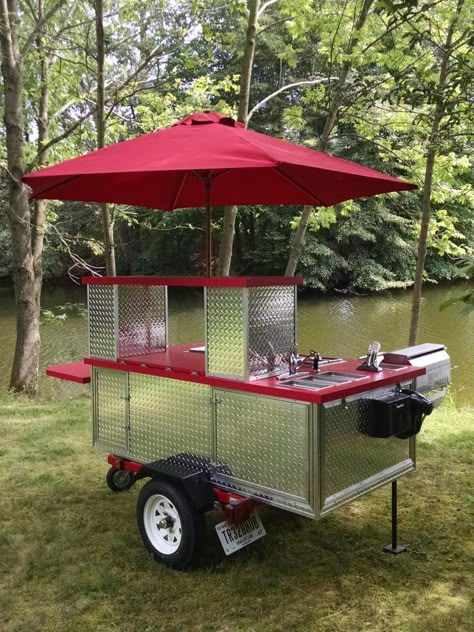 He Built His Own Hot Dog Cart Hot Dog Business, Hot Dog Vendor, Food Cart Business, Vendor Cart, Bike Food, Dog Trailer, David Wilson, Mobile Coffee Shop, Dog Cart