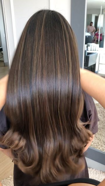 Lighter Brunette Hair Color, Highlights Brown Hair Tan Skin, Fine Highlights Brown Hair, Black Hair Balayage, Brown Hair Looks, Brown Hair Inspo, Cut Hairstyles, Brunette Hair With Highlights, Hairstyles For Layered Hair