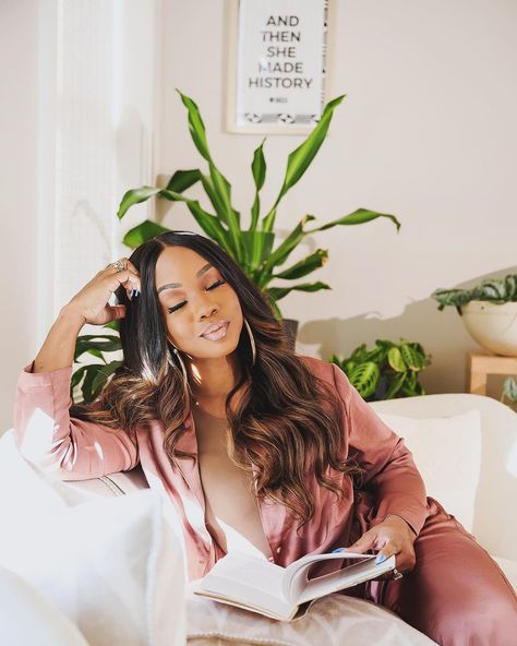 Hey You is tonight and I’m looking forward to seeing you. We’re going to start the year off with an incredible, intentional, and powerful… | Instagram Sarah Jakes Roberts, Sarah Jakes, Magazine Shoot, Lifestyle Shoot, Youtube Page, Brand Photoshoot, 9 Am, Looking Forward To Seeing You, Hey You