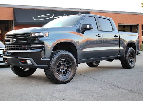 @shorelinemotoring on Instagram: “The new 2019 Chevrolet Silverado #TrailBoss in for a #PedalBox performance upgrade, suspension leveling kit and 35" Toyo tires wrapped…” New Chevy Silverado, Silverado 4x4, Lifted Silverado, Dream Building, 2019 Silverado, Chevy Trucks Silverado, Silverado Truck, Chevy 1500, New Chevy