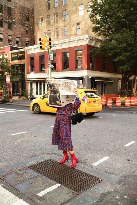 New York Street Style Photoshoot, Nyc Photoshoot Ideas Manhattan, Nyc Fashion Photography, Pay Phone Photoshoot, New York Fashion Photography, New York Street Photoshoot, Out In The City Aesthetic, Nyc Portrait Photography, New York Photo Shoot