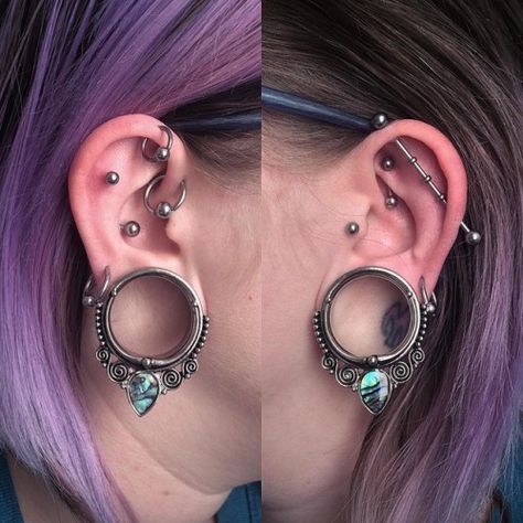 25 Mm Stretched Ears, 1 Inch Ear Gauges, Ear Tunnels Girl, 1 Inch Stretched Ears, Double Stretched Ears, Stretched Ears Aesthetic, Wedding Plugs, Dark Grunge Aesthetic, Ear Gauges Plugs