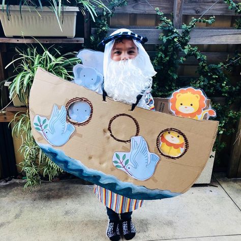 Noah Costume Bible Diy, Bible Characters Costumes, Noahs Ark Costume, Bible Character Costumes, Book Week Characters, Saint Costume, Biblical Costumes, Character Dress Up, Book Character Costumes