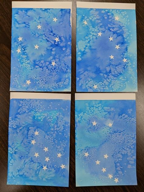 Watercolor And Salt Painting, Night Sky Crafts For Kids, Night Sky Preschool Art, Constellation Crafts For Kids, Constellation Art For Kids, Starry Night Kids Art, Starry Night Elementary Art Lesson, Christmas Night Sky Painting, Watercolor Night Sky