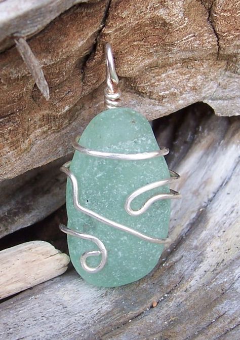 Making Sea Glass Jewelry From Your Beach Walk Finds | HubPages Selling Jewelry Online, Diy Jewelry To Sell, Diy Jewelry Tutorials, Making Glass, Beach Glass Art, Kay Jewelry, Beachglass Jewelry, Sea Glass Crafts, Seashell Jewelry