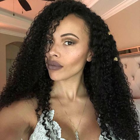 Galina Becker, Roman Reigns Wife, Roman Reigns Family, Baddie Hairstyles, Roman Reigns, Reign, Curly Hair, Curly Hair Styles, Hair Styles