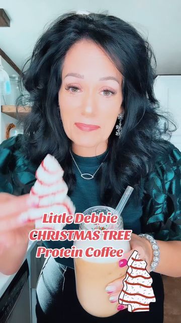 Tonya Spanglo on Instagram: "CHRISTMAS TREE inspired PROTEIN COFFEE🎄🎄 #coffee #coldbrew #protein #easyrecipes #sweet #holidaytreats #merrychristmas #proffee #healthylifestyle #healthyrecipes #christmastree #morningroutine" Proffee Protein Coffee Recipes, Proffee Protein Coffee, Tonya Spanglo Water, Protein Coffee Recipes, Tonya Spanglo, Vsg Recipes, Protein Options, Flavored Water Recipes, Loaded Teas