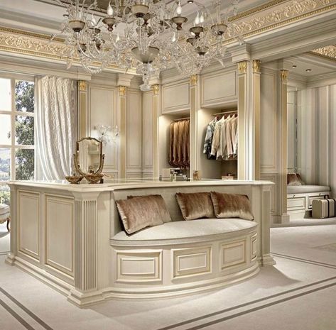 Dream Closet Ideas, Italian Style Home, Dream Closet Design, Luxury Closets Design, Dream Life House, Luxury Bedroom Design, Comfortable Place, Lounge Design, Dream House Rooms