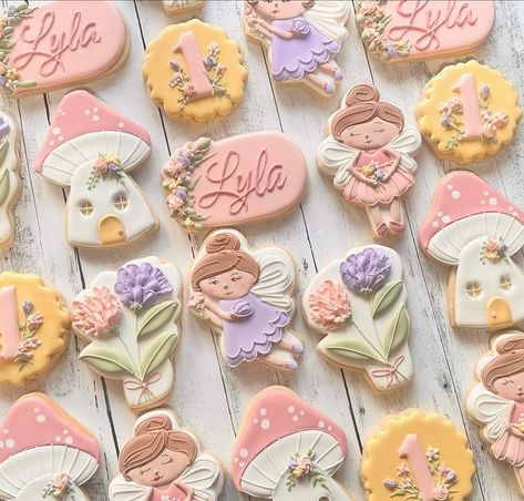 Fairy Birthday Cookies, Fairyland Birthday Party, Fairy First Birthday Party, Fairy Theme Birthday Party, Birthday Party Cookies, First Birthday Cupcakes, Fairy Theme, Party Cookies, 1st Birthday Themes