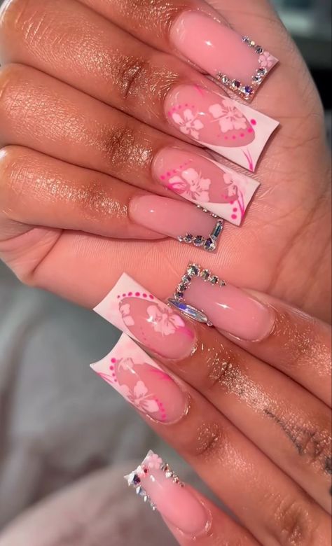 pretty & unique nails. follow for more content. Summer Nails Black Women, Dominican Nails, April Nails, Hard Nails, Diy Acrylic Nails, Colored Acrylic Nails, Girly Acrylic Nails, French Tip Acrylic Nails, Simple Acrylic Nails