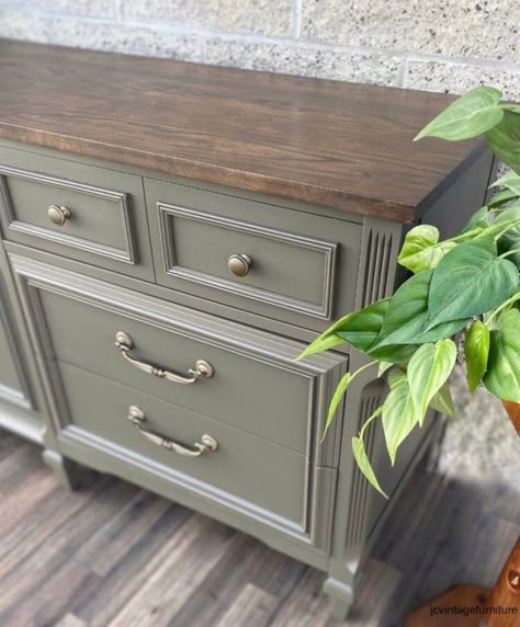 All In One Paint, Furniture Makeover Inspiration, Dresser Ideas, Refinishing Furniture Diy, Furniture Upcycle, Green Furniture, Reclaimed Furniture, Furniture Flipping, Furniture Flip