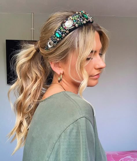 Wear A Headband, Big Headbands, Updo With Headband, How To Wear Headbands, Pearl Bridal Headband, Twist Ponytail, Headband Outfit, Peinados Recogidos, A Ponytail