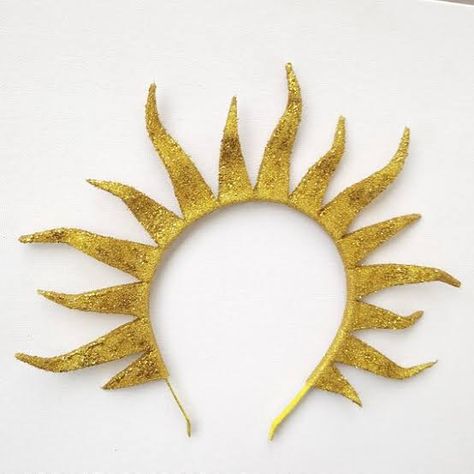 https://encrypted-tbn0.gstatic.com/images?q=tbn:ANd9GcQYW4KciFpP0U4EdSubFeGiumogm52-rYaR5w&usqp=CAU Sun Headpiece, Sun Headband, Sun Queen, White Bridal Flowers, Sun Halo, Halloween Crown, Flower Hair Pins Wedding, Boho Bridal Hair, Holiday Headbands