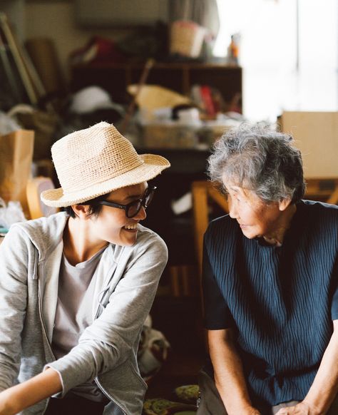 Hideaki Hamada Photography - Shodoshima, 2014 Hideaki Hamada, Japanese Photography, Japan Photography, Creative Shot, Japanese Film, Elderly People, Photo P, Human Poses Reference, Osaka Japan