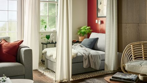 Easy ideas for a private me-space in the living room Kivik Chaise, Kivik Sofa, Ikea Kivik, Cosy Corner, Shared Room, Design Line, Chaise Lounges, Cozy Corner, Drapes Curtains