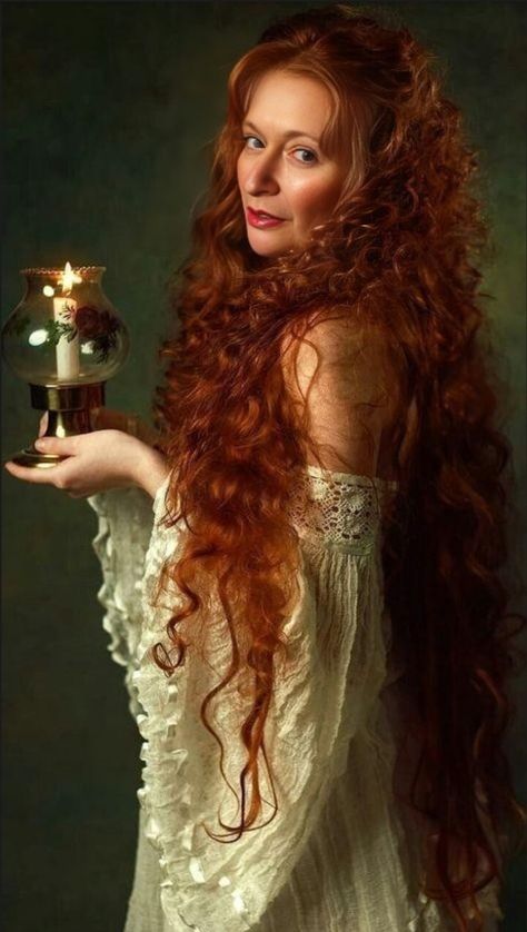 Sara Donnelly, The Other Boleyn Girl, Pose Fotografi, Fantasy Photography, Arte Fantasy, Long Red, Cool Tones, Long Curly, On Earth