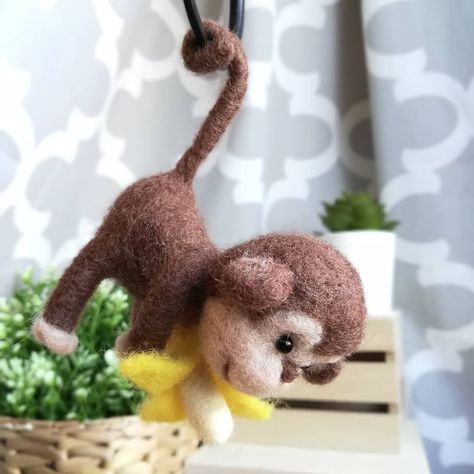 #monkey #feltedmonkey #needlefelting #monkeybanana #cutemonkeys🐵 Monkey Needle Felting, Needle Felt Monkey, Needle Felted Monkey, Felted Monkey, Felt Monkey, Felt Artwork, Mobiles For Kids, Needle Felting Tutorial, Monkey And Banana